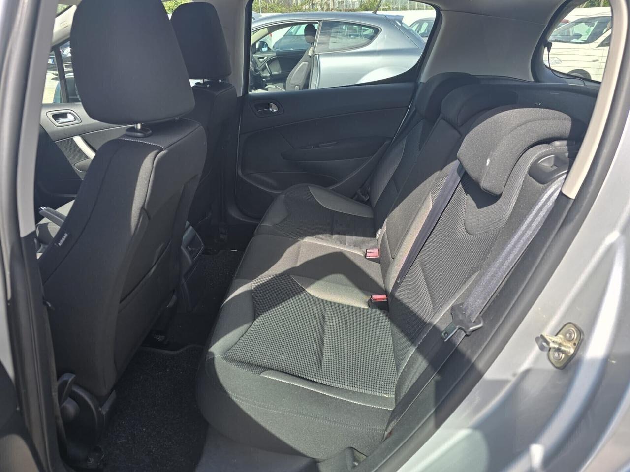 Peugeot 308 1.6 8V e-HDi 112CV Stop&Start robotiz.