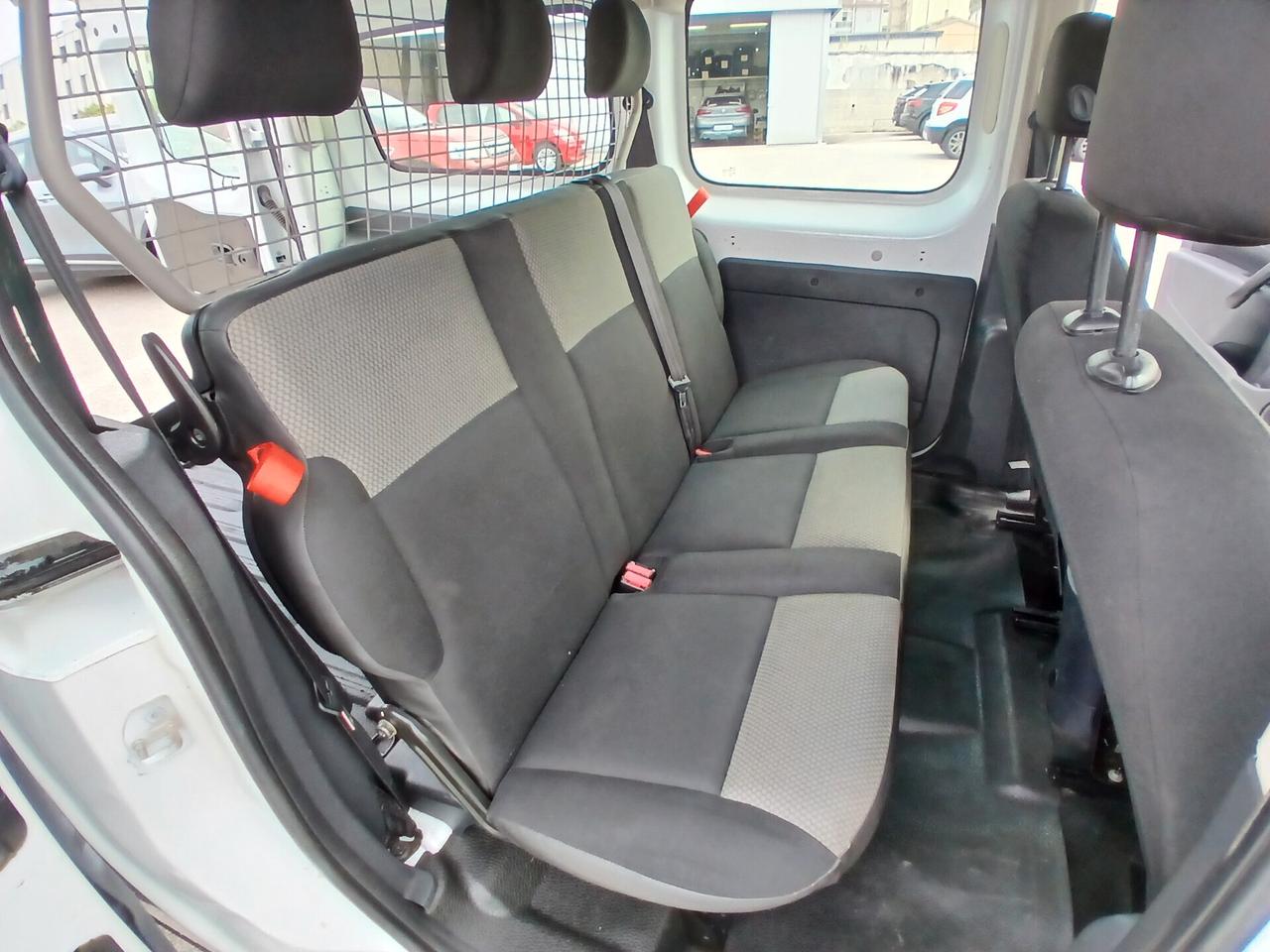 RENAULT KANGOO MAXI AUTOCARRO 5 POSTI