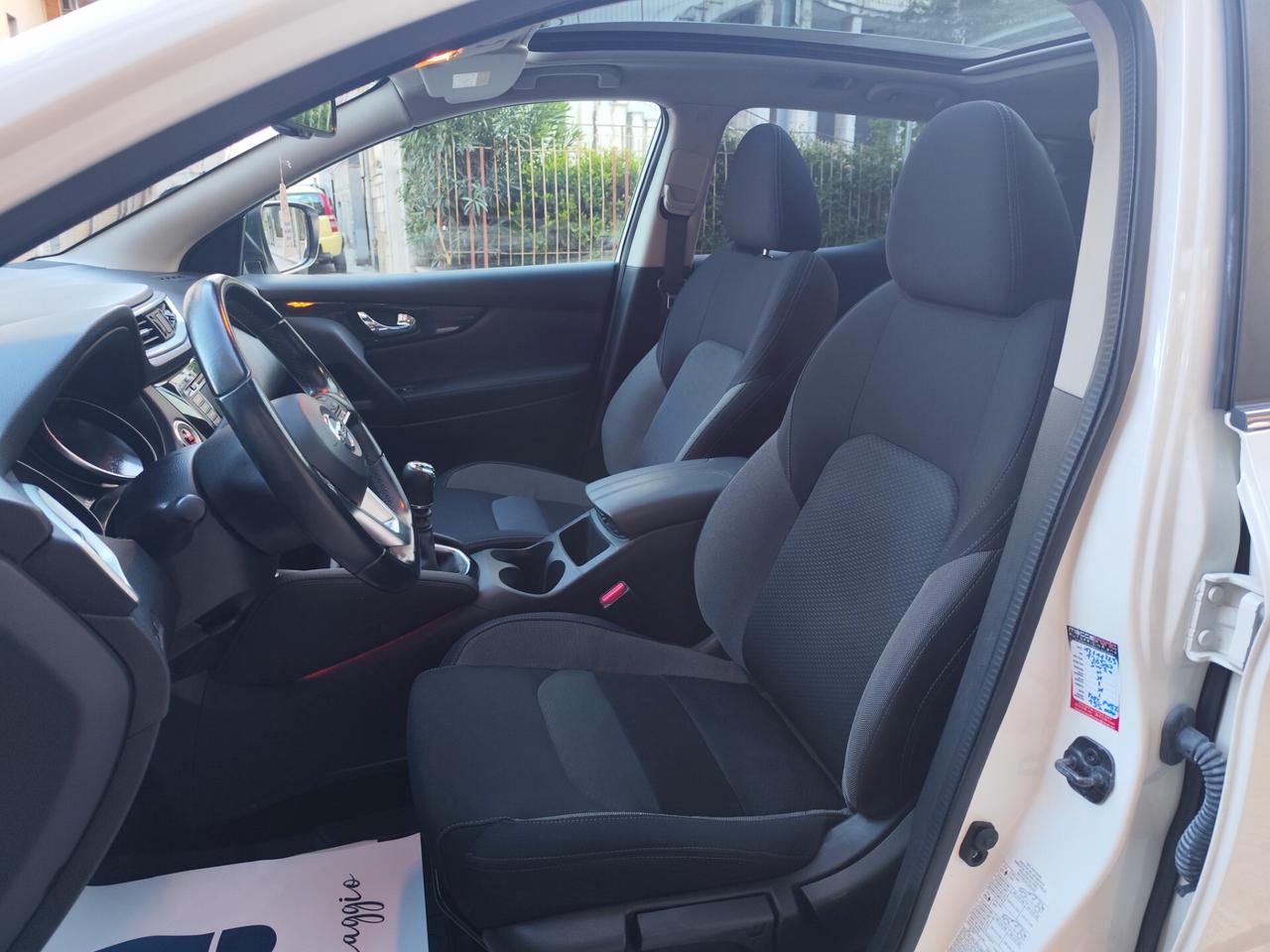 Nissan Qashqai 1.5 dCi 115CV TEKNA TETTO NAVI