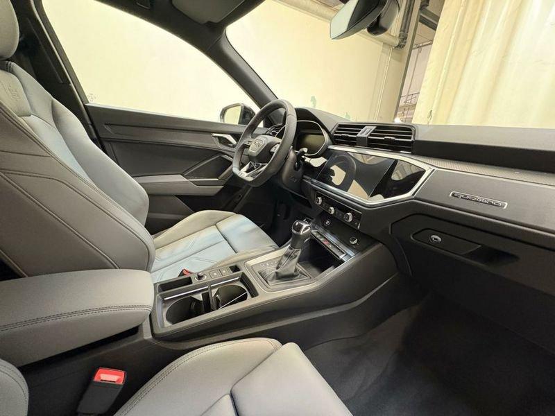 Audi Q3 Sportback 40 2.0 tdi Identity Black quattro 193cv s-tronic