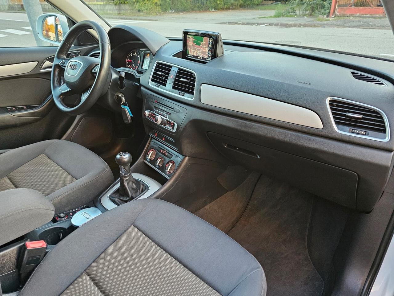 Audi Q3 2.0 TDI 140cv Business*Navi*Pdc*Unipro*Euro5