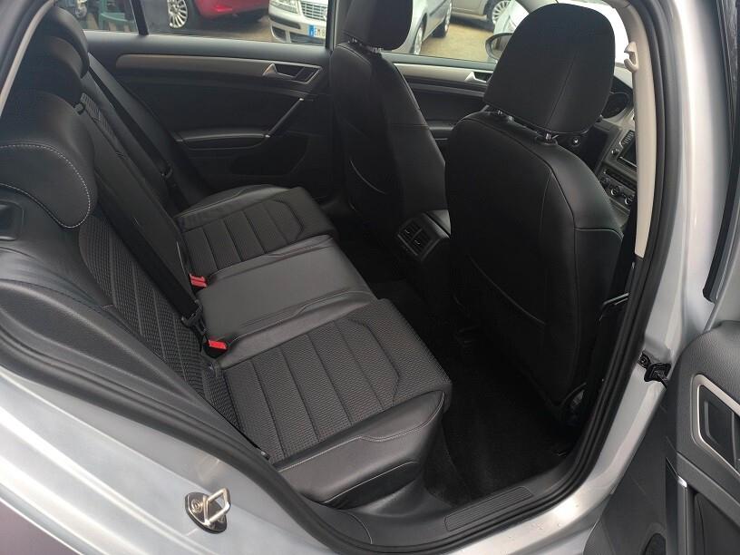 Volkswagen Golf 1.6 TDI 110 CV 5p. Highline R-LINE