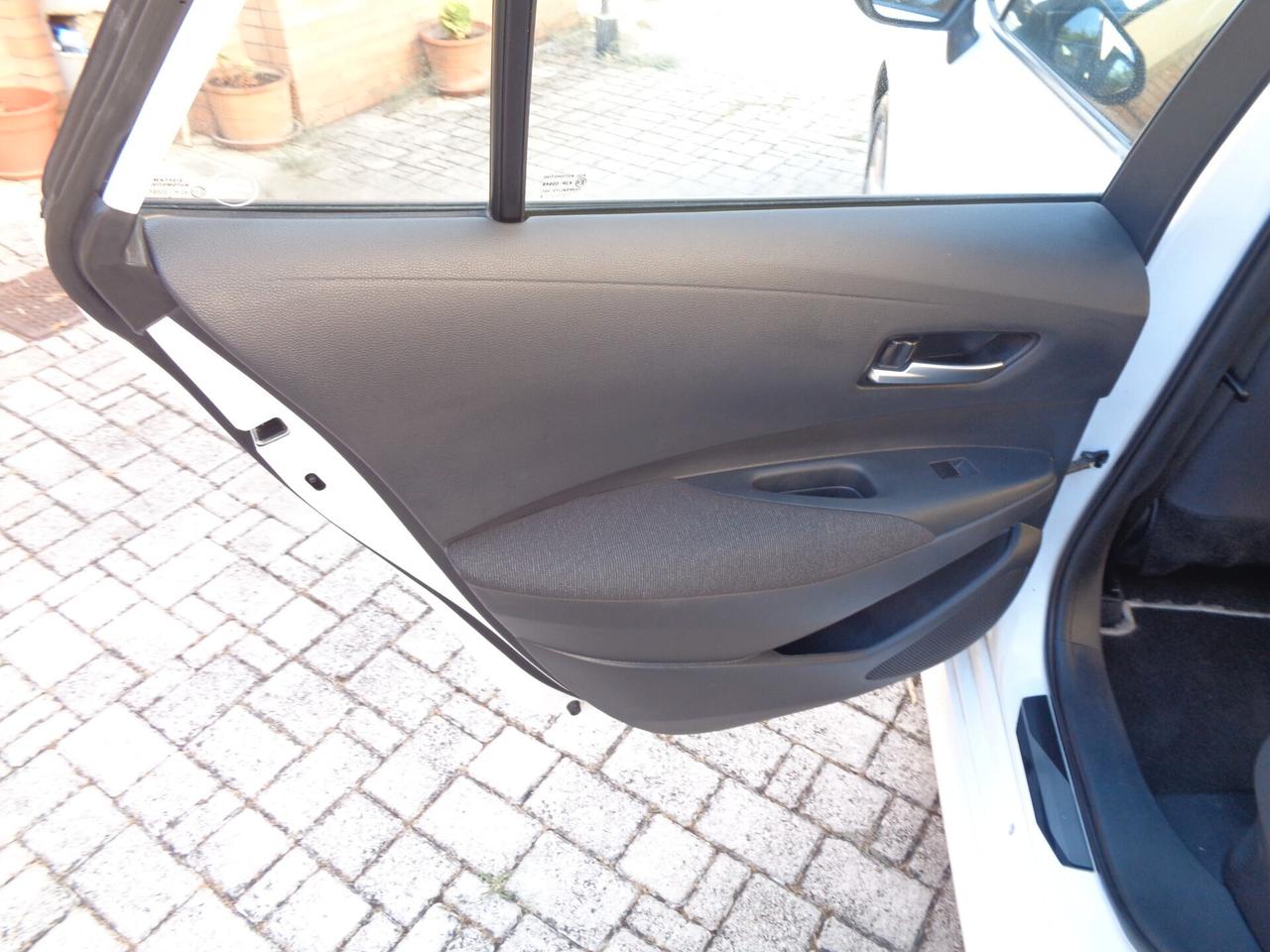 Toyota Corolla Touring Sports 1.8 Hybrid Active BIANCO NESSUN VINCOLO DI FINANZIAMENTO