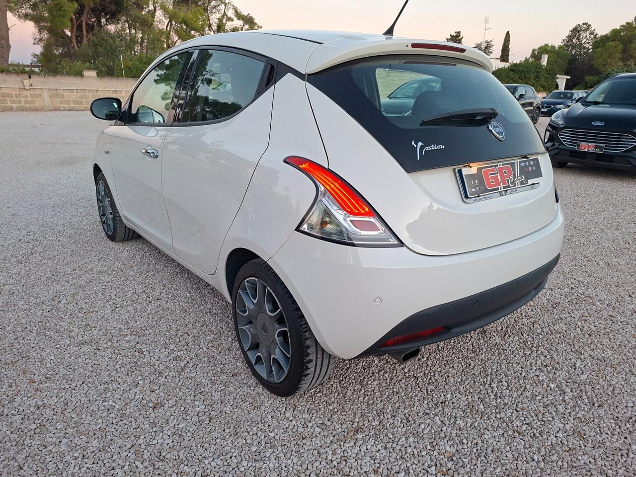 Ypsilon 1.3 MJT 95 CV 5p Platinum *XENON-PELLE*