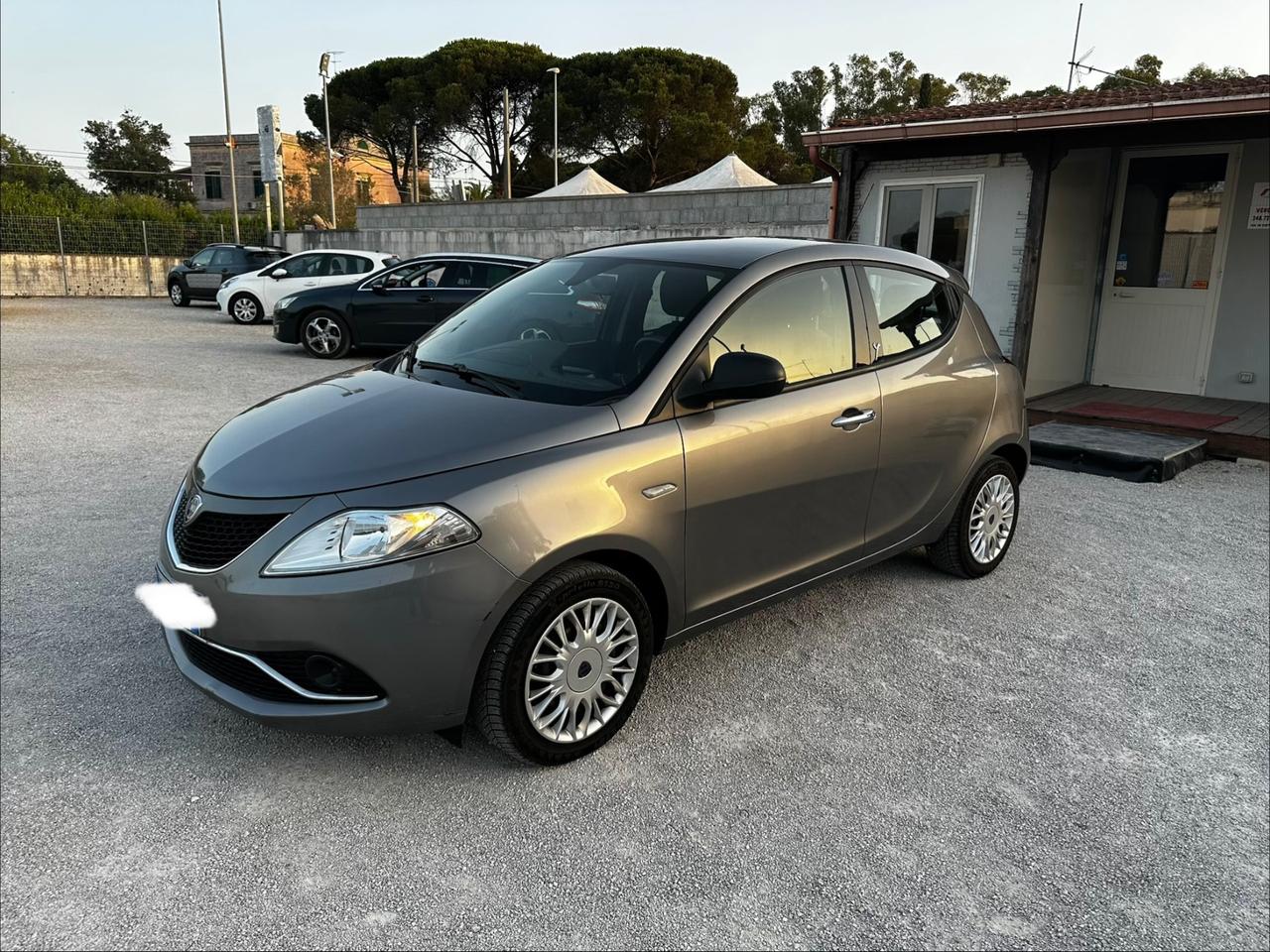 Lancia Ypsilon 1.2 69 CV 5 porte Gold
