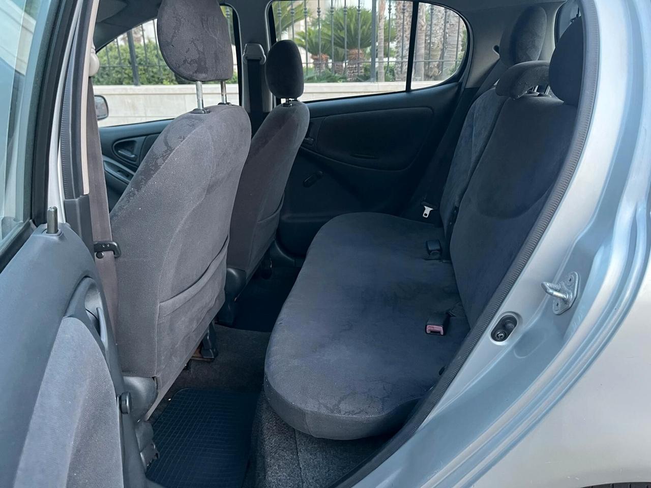Toyota Yaris 1.0 benzina 5 porte Clima+Idroguida