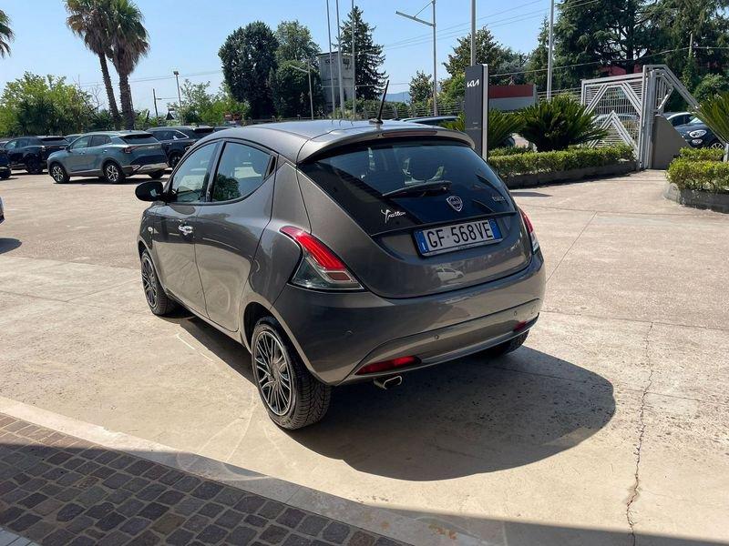 Lancia Ypsilon 1.0 FireFly 5 porte S&S Hybrid Gold