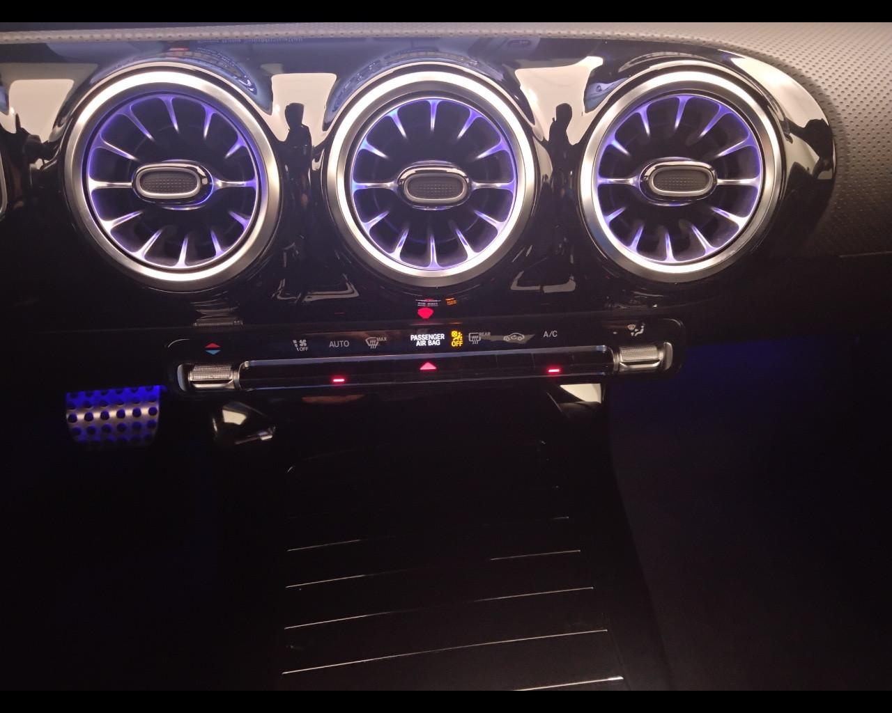 Mercedes-Benz Classe A - W177 2018 - A 180 d Premium auto