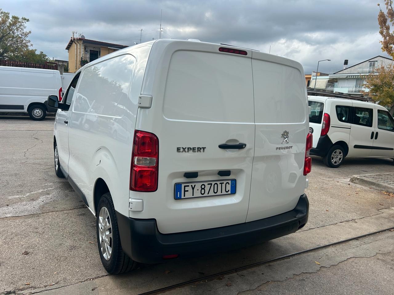 Peugeot EXPERT 2.0 BLUEHDI 120 PREMIUM STANDARD