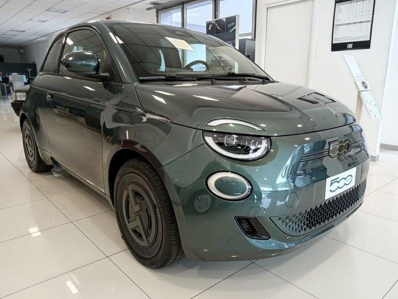 FIAT 500 Electric Elettrica Giorgio Armani 118cv