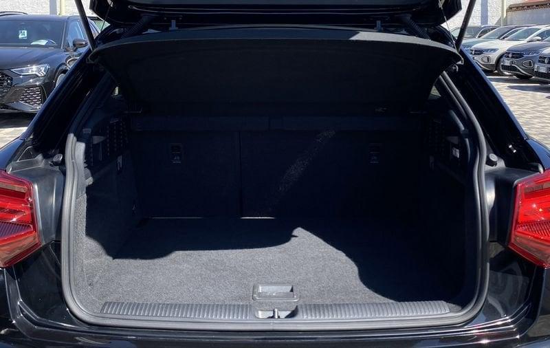 Audi Q2 S Line interno ed esterno 1.5 TFSI 150CV 35