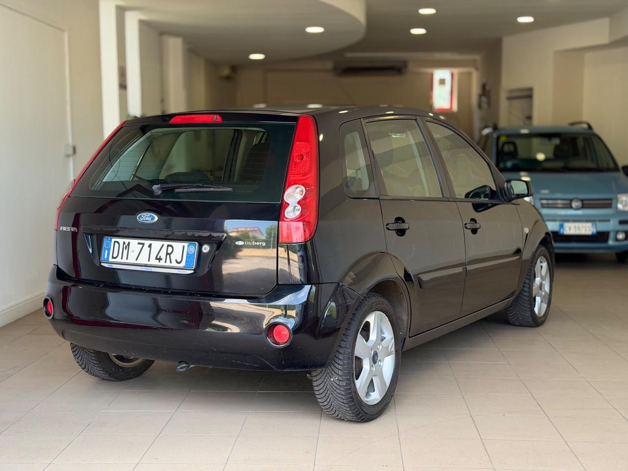 Ford Fiesta 1.2 16V 5p. Clever