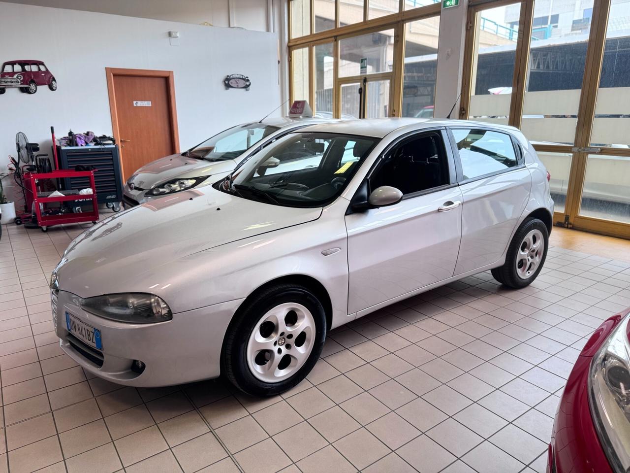 Alfa Romeo 147 1.9 JTD (120) 5 porte Distinctive
