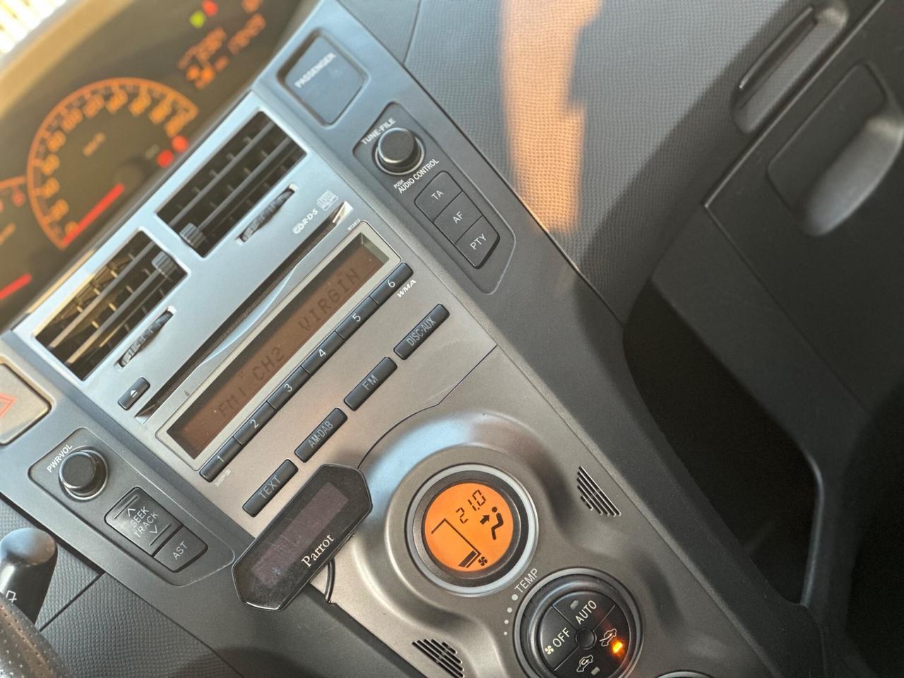 Toyota YARIS 1.3 BENZINA 2010 - SOLO 170 MILA KM