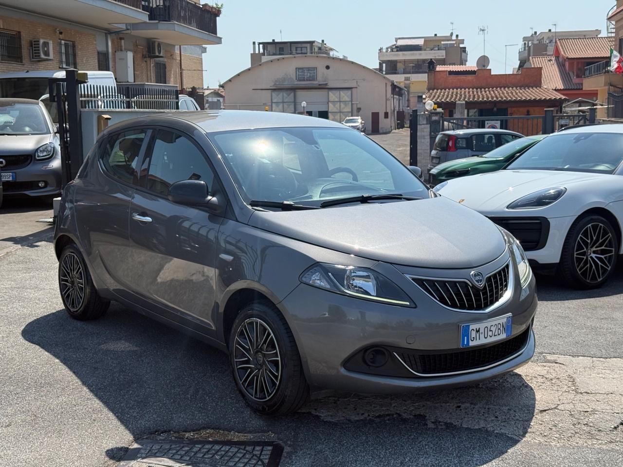 Lancia Ypsilon 1.0 FireFly 5 porte Hybrid Ecochic Silver