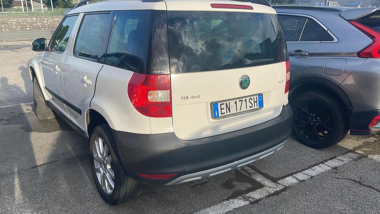 Skoda Yeti 2.0 TDI CR 140CV DSG 4x4 Elegance