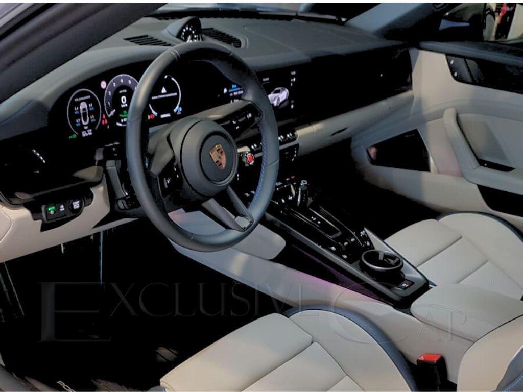 PORSCHE - 911 Cabrio - 911 Carrera 4 GTS Cabriolet