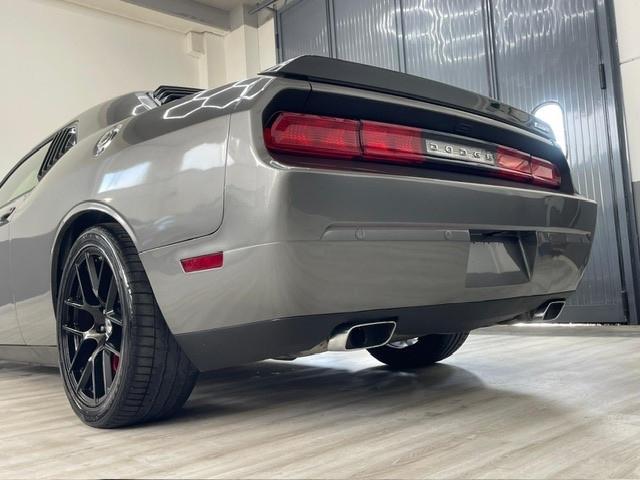 Dodge Challenger 6.4 v8 srt