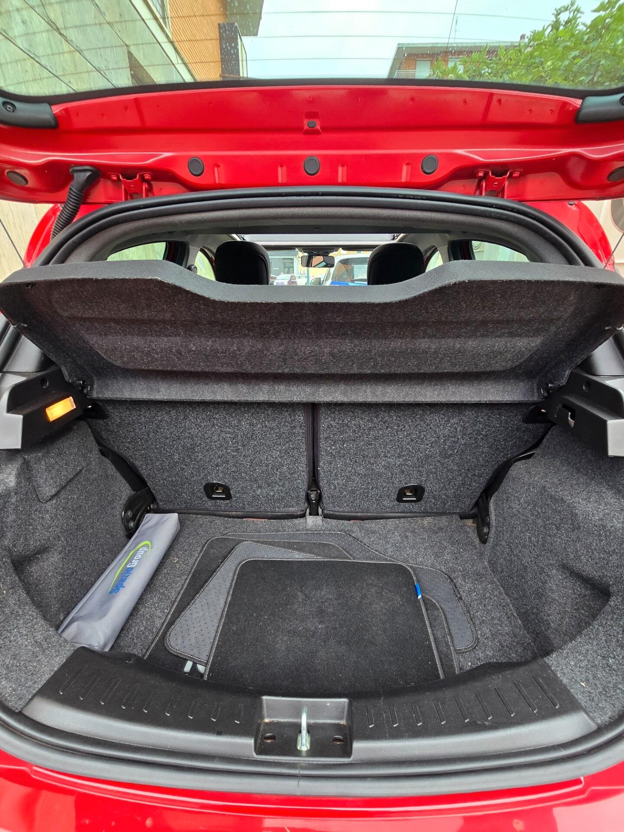 Lancia Ypsilon 1.2 69 CV 5 porte TETTO PANORAMICO APRIBILE