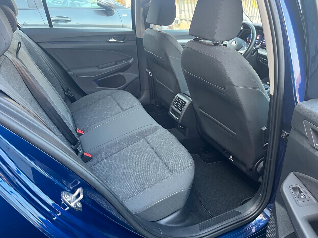 Volkswagen Golf 2.0 TDI DSG Life 02/2022 KM 81156