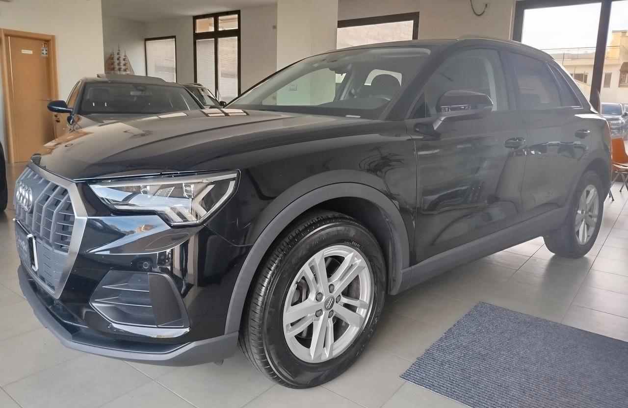 Audi Q3 40 TDI quattro S tronic Business Advanced