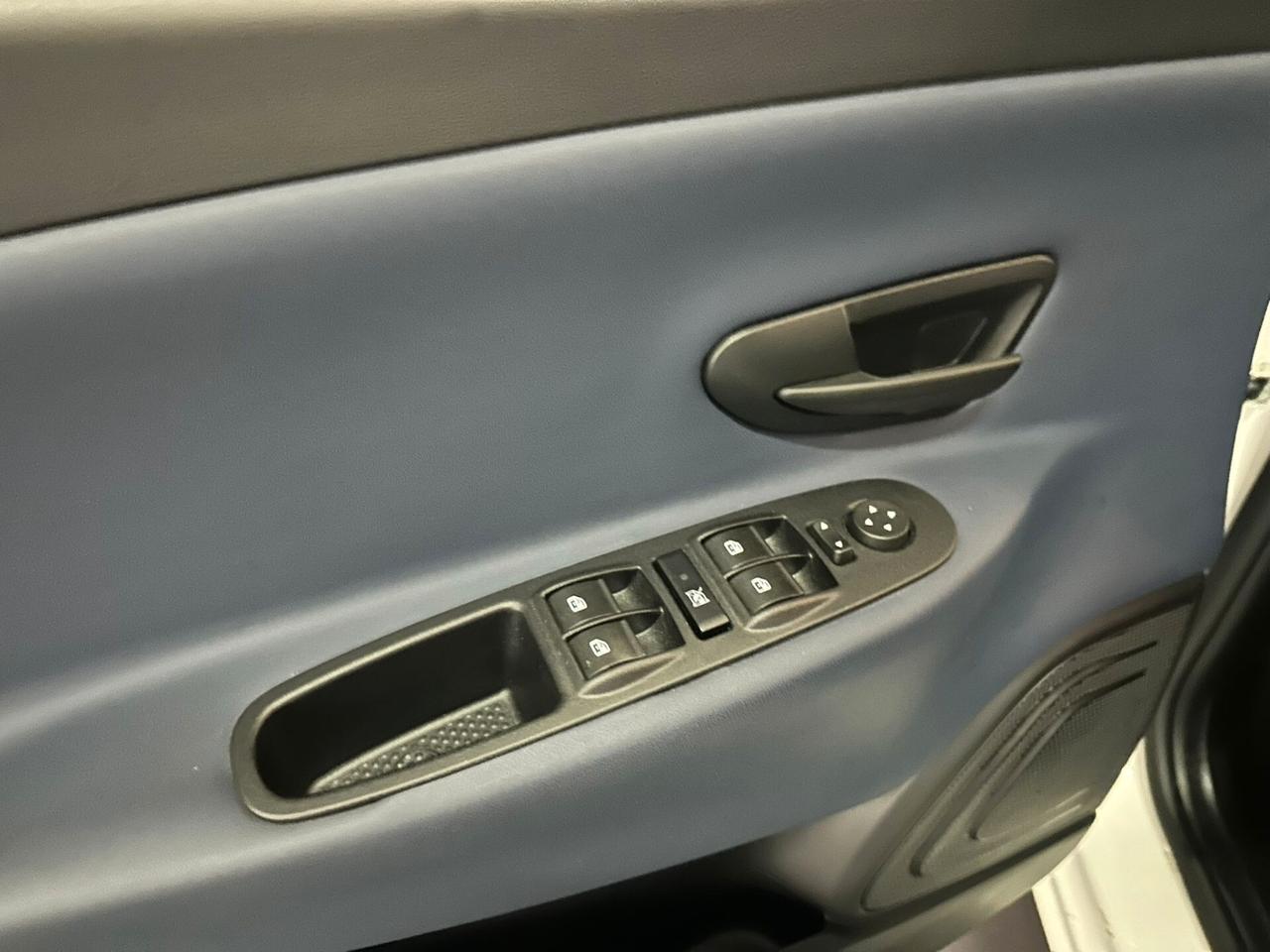 Lancia Ypsilon 1.0 FireFly S&S Hybrid Platino Full