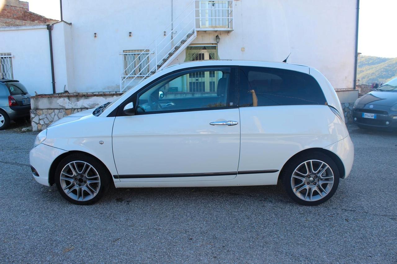 Lancia Ypsilon 1.3 MJT 90 CV Platino