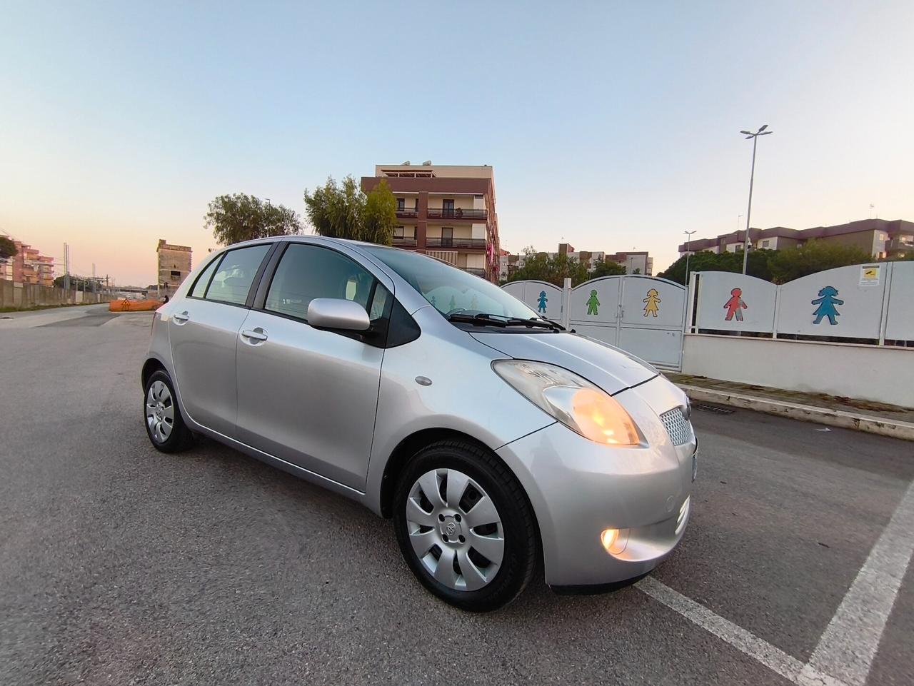 Toyota Yaris 1.3 5 porte