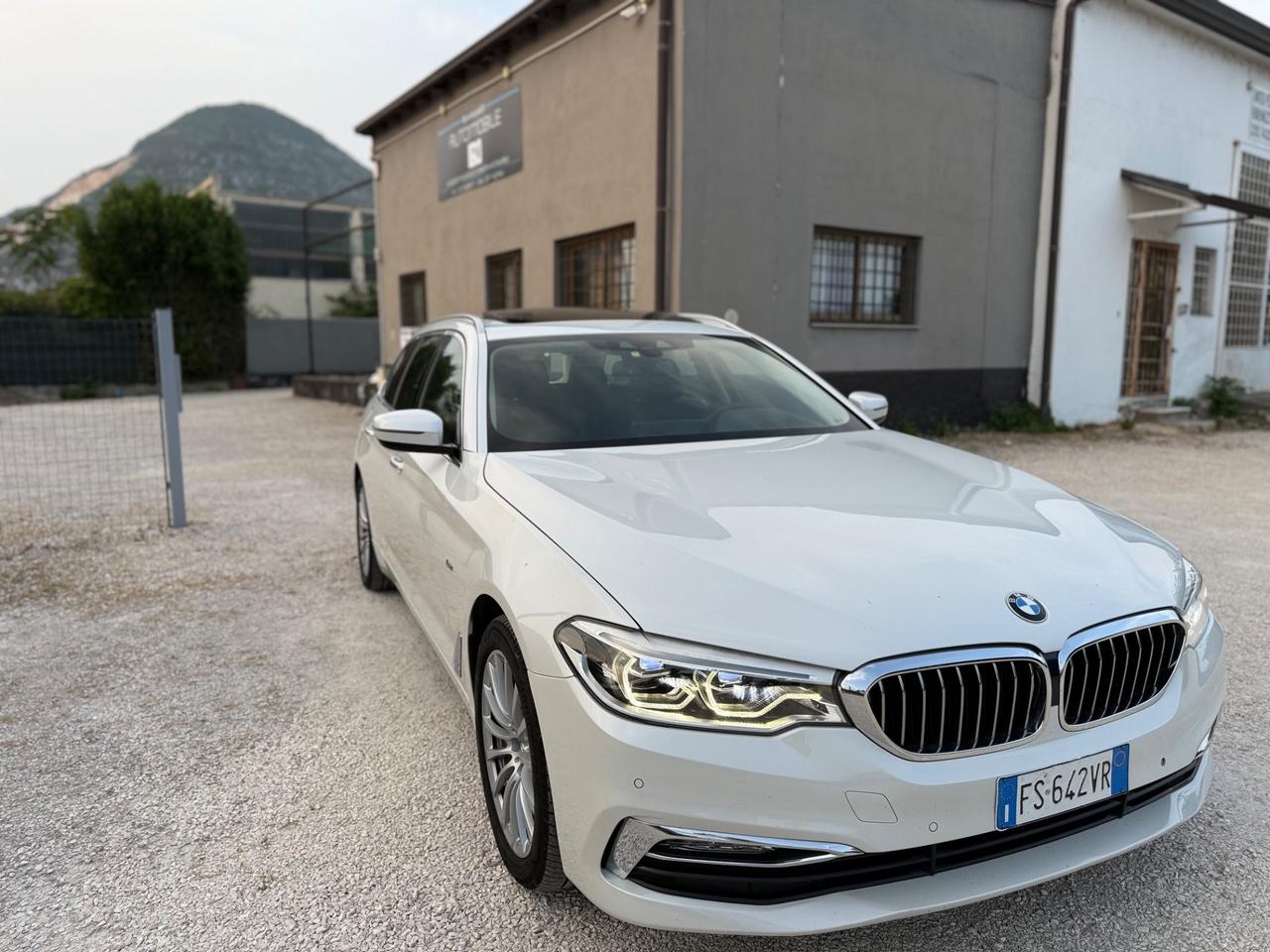 Bmw 520 520d xDrive Touring Luxury Full Tettto Pelle Navi