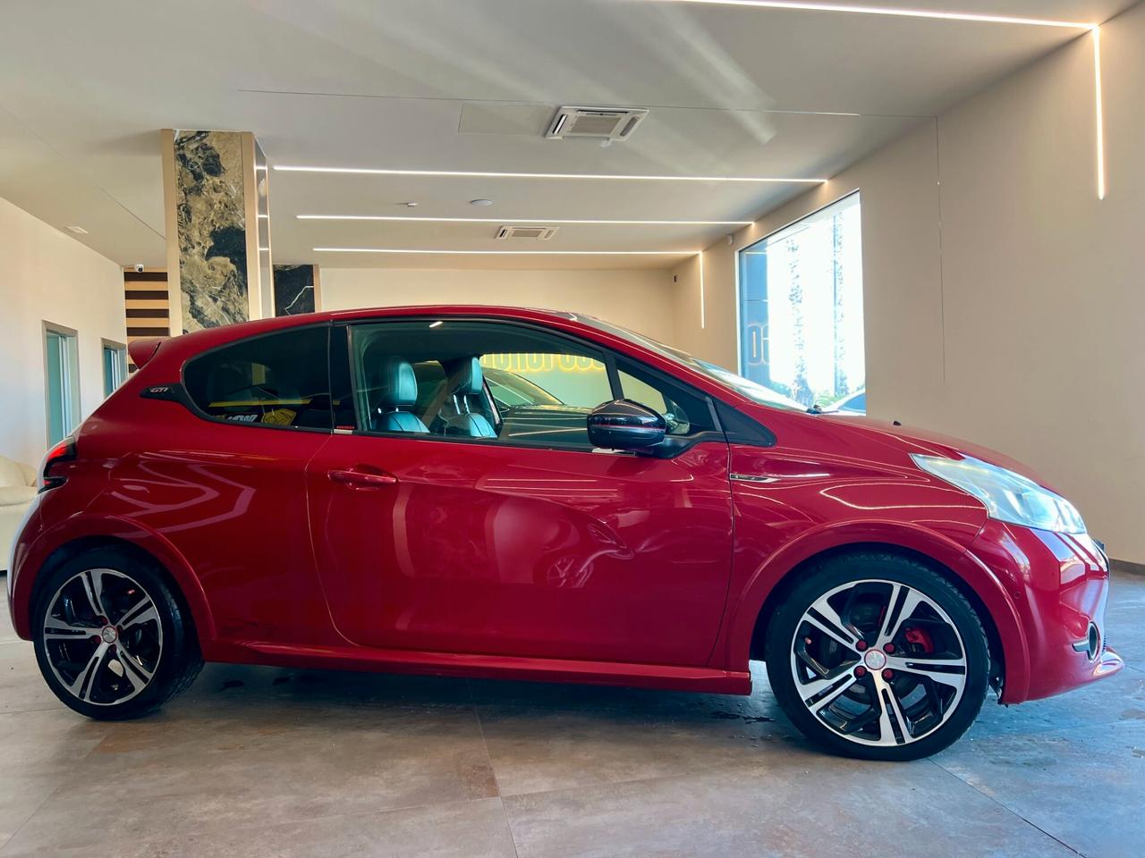 Peugeot 208 1.6 THP 200 CV 3 porte GTi