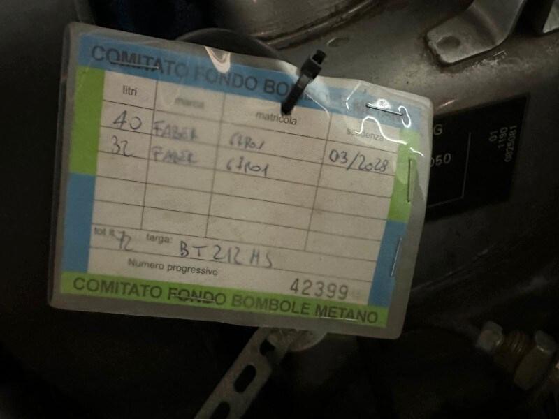 VOLKSWAGEN Golf 4ª serie Golf 1.6 16V cat 5 po...