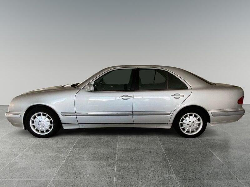Mercedes-Benz Classe E E 200 Kompressor cat Classic