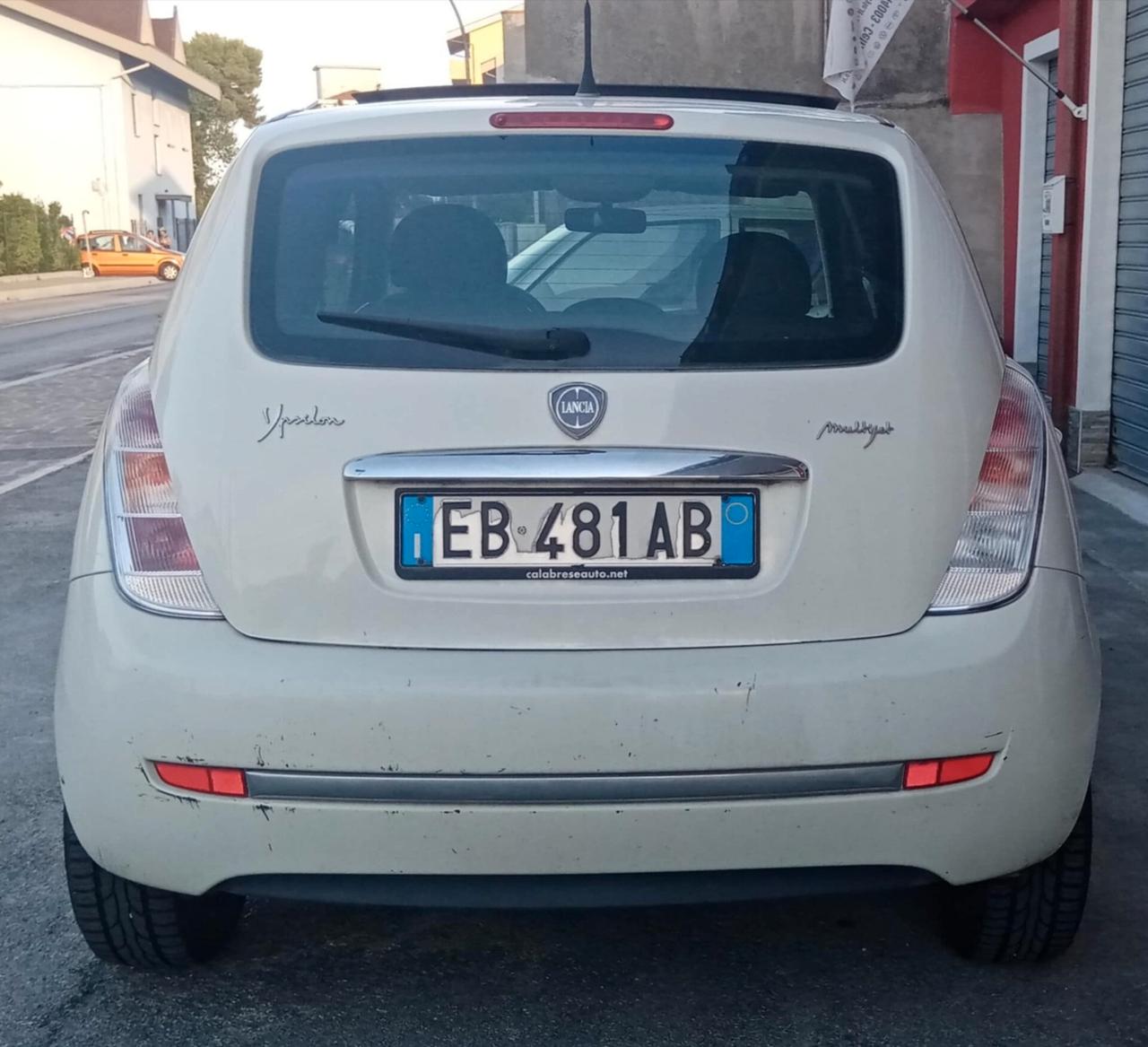 Lancia Ypsilon 1.3 MJT 75 CV Diva