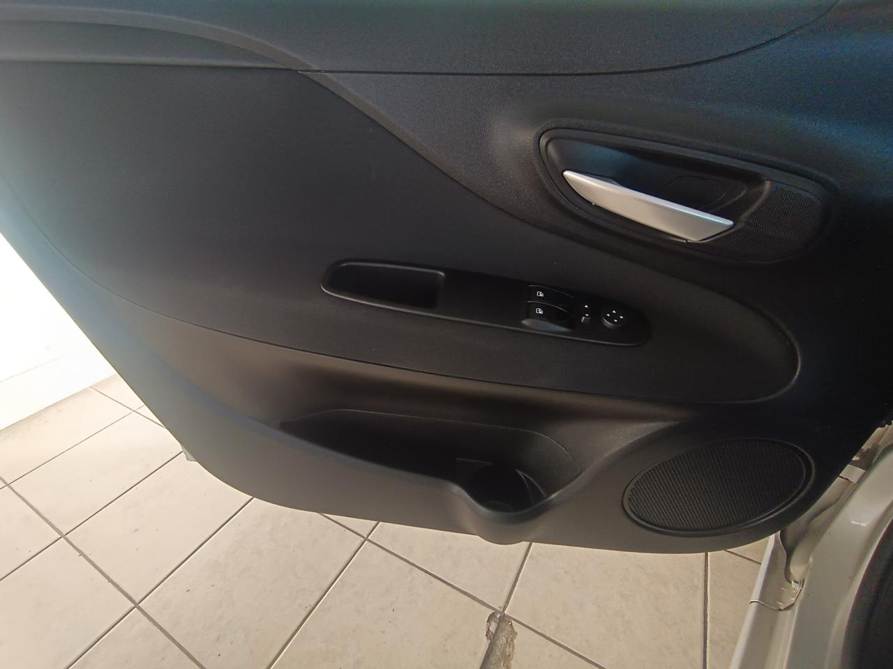 Fiat Punto Evo virgin radio