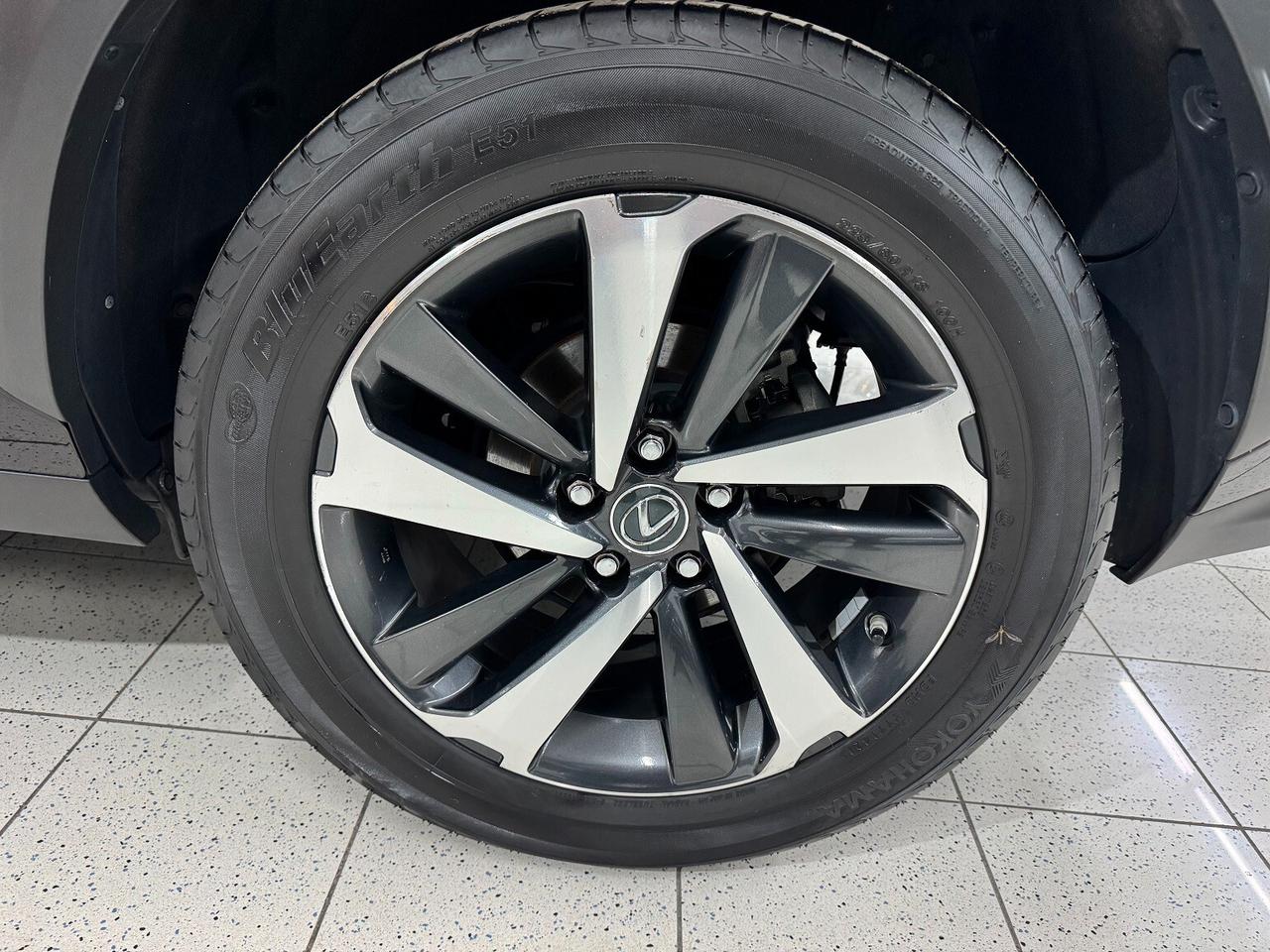 NX 300h Hybrid 4WD Luxury STRAFUL TETTO!!!!!