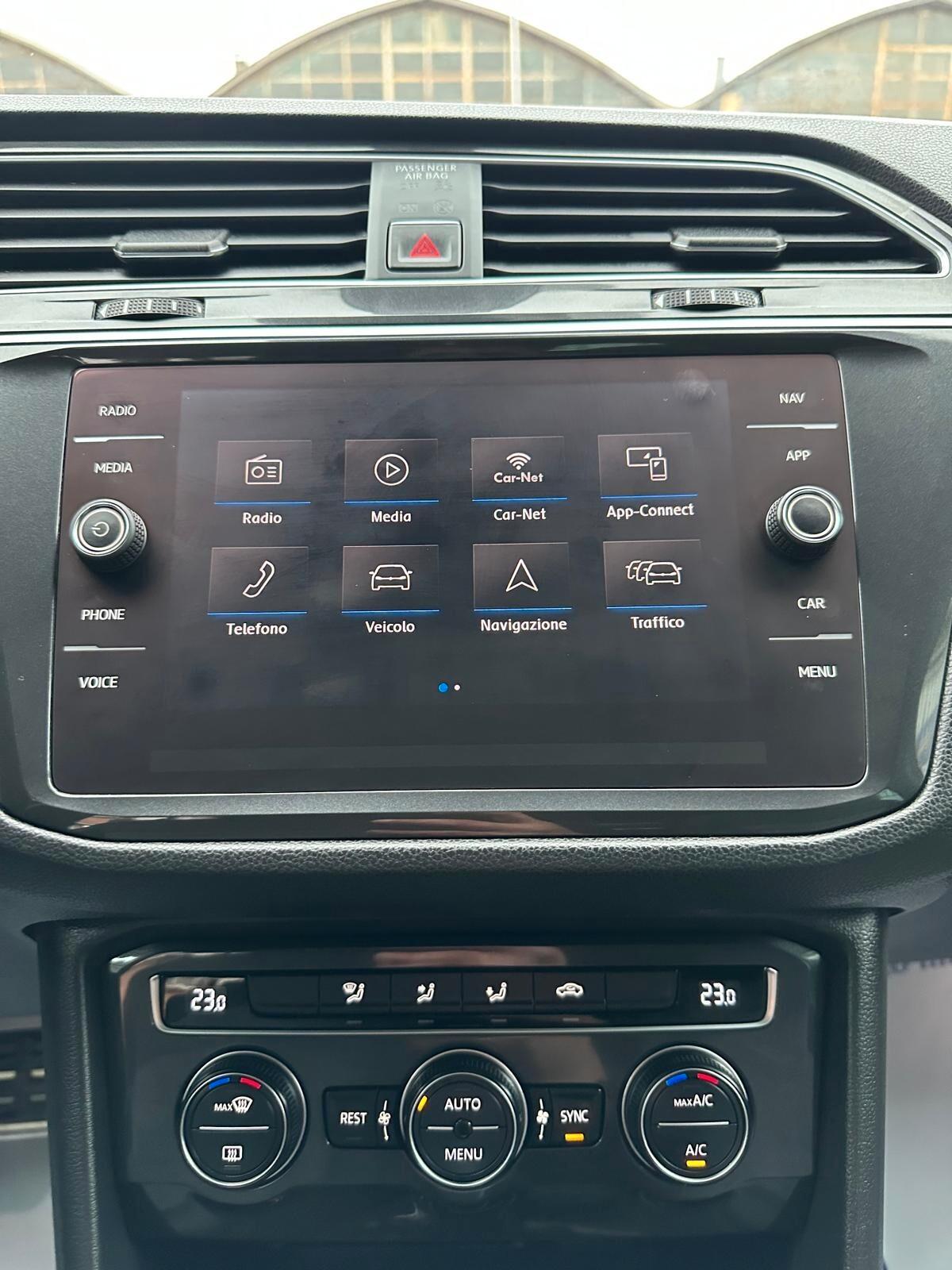 Volkswagen Tiguan 2.0 TDI SCR DSG 4MOTION R-LINE PACK TETTO PANORAMICO ED APRIBILE