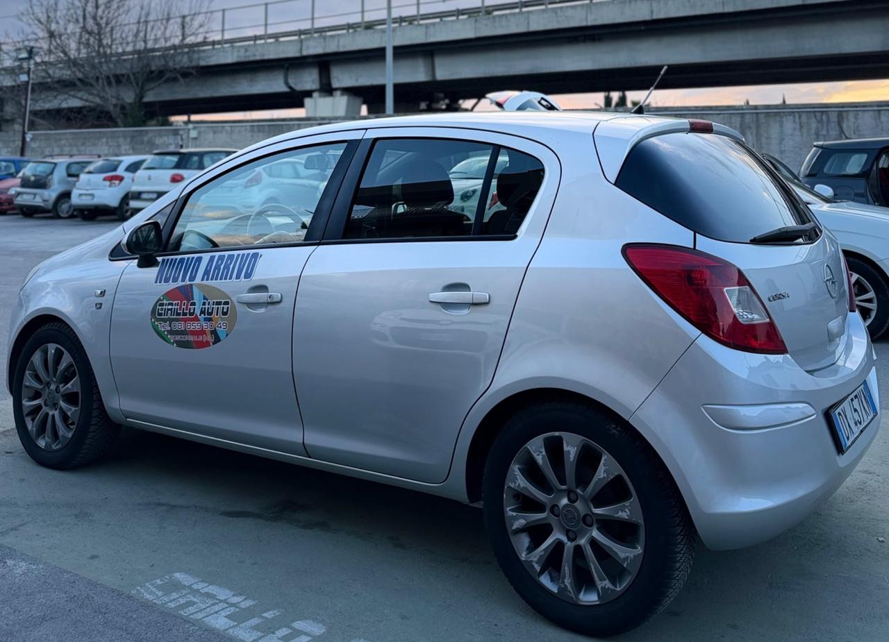 Opel Corsa 1.2 Benzina Automatica 85 Cv
