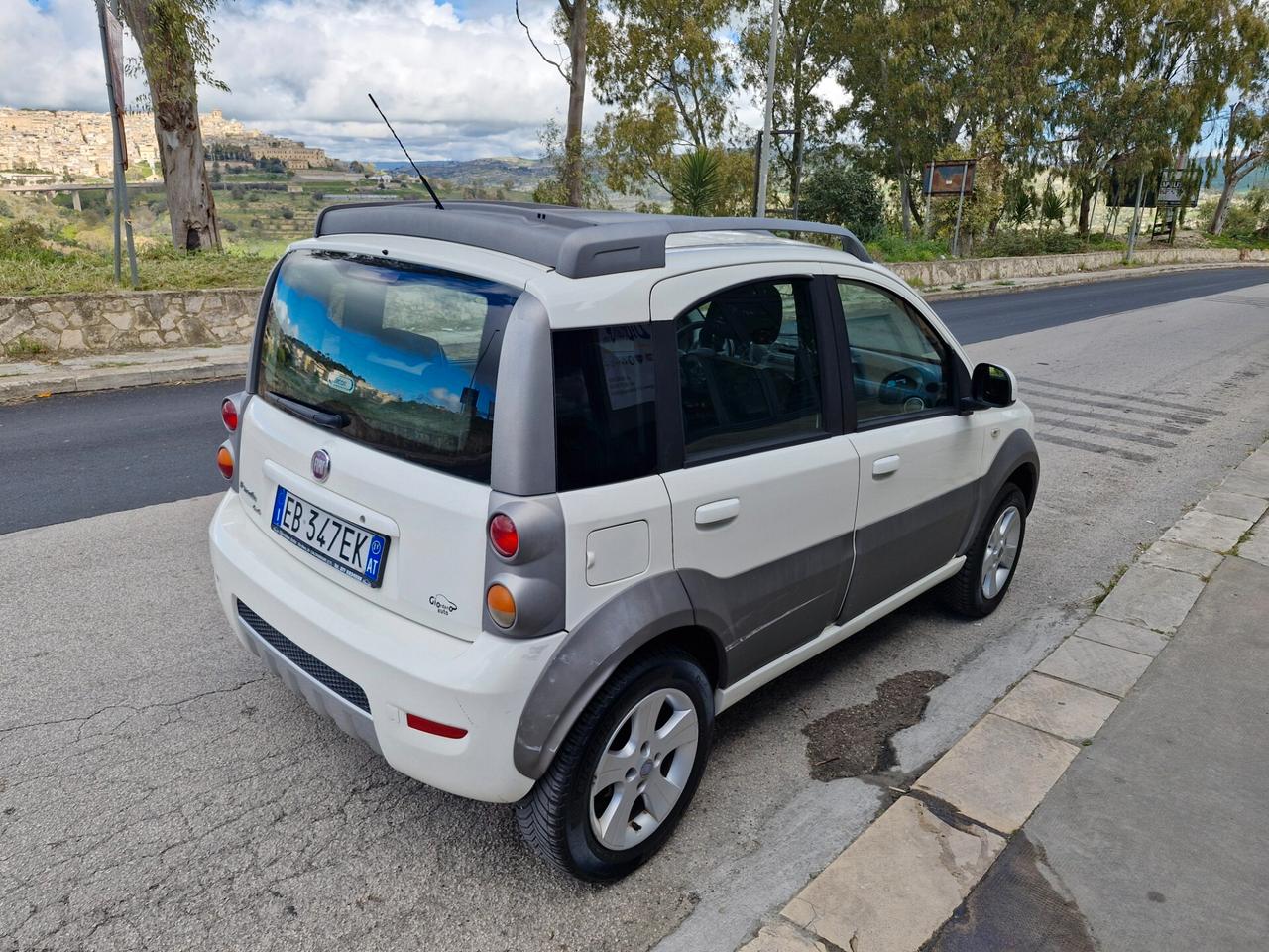 Fiat Panda 1.3 MJT 16V DPF 4x4 Climbing