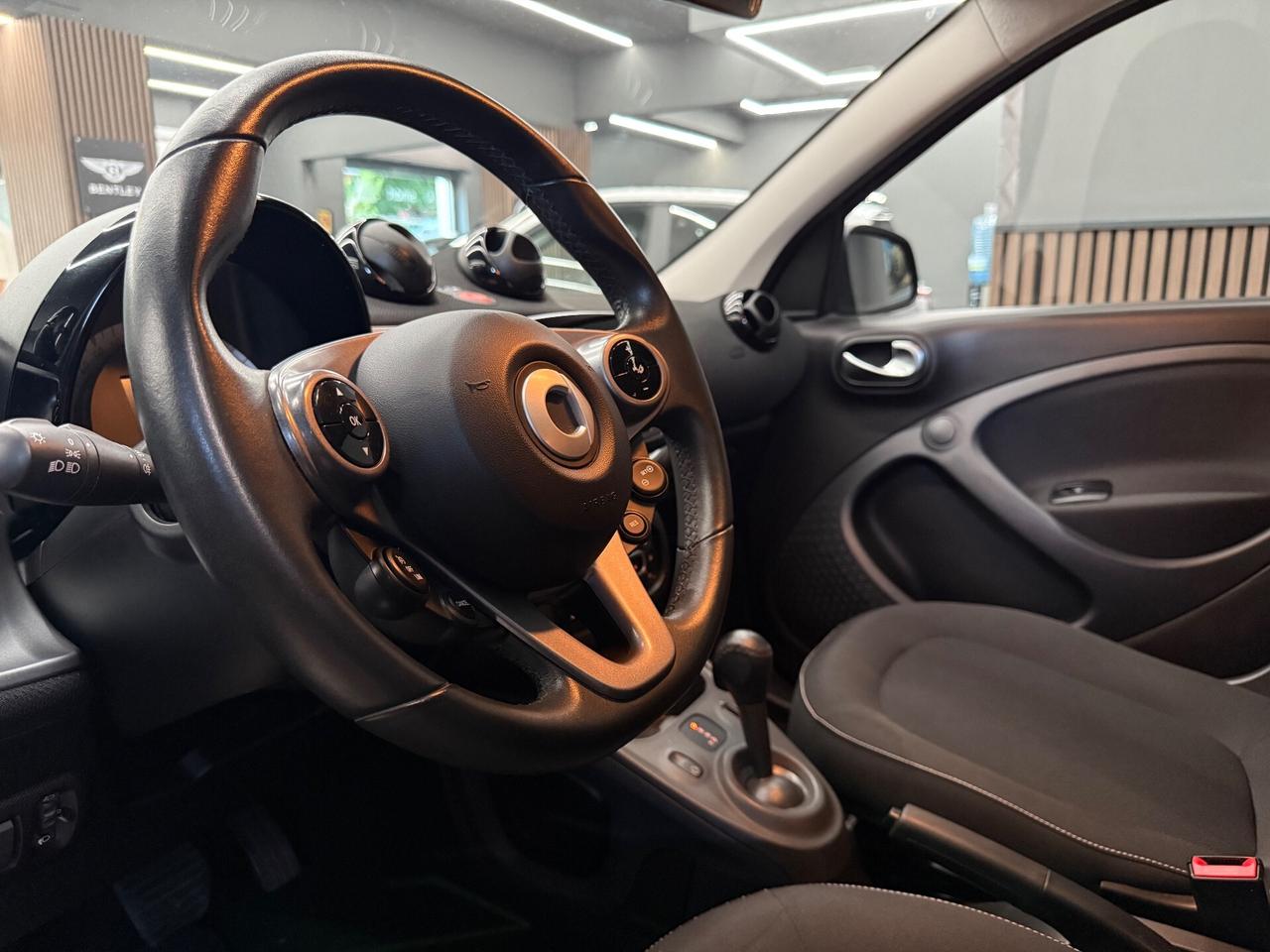 Smart ForFour 70 1.0 twinamic Superpassion Navi Xenon PRONTA CONSEGNA VISIBILE IN SEDE