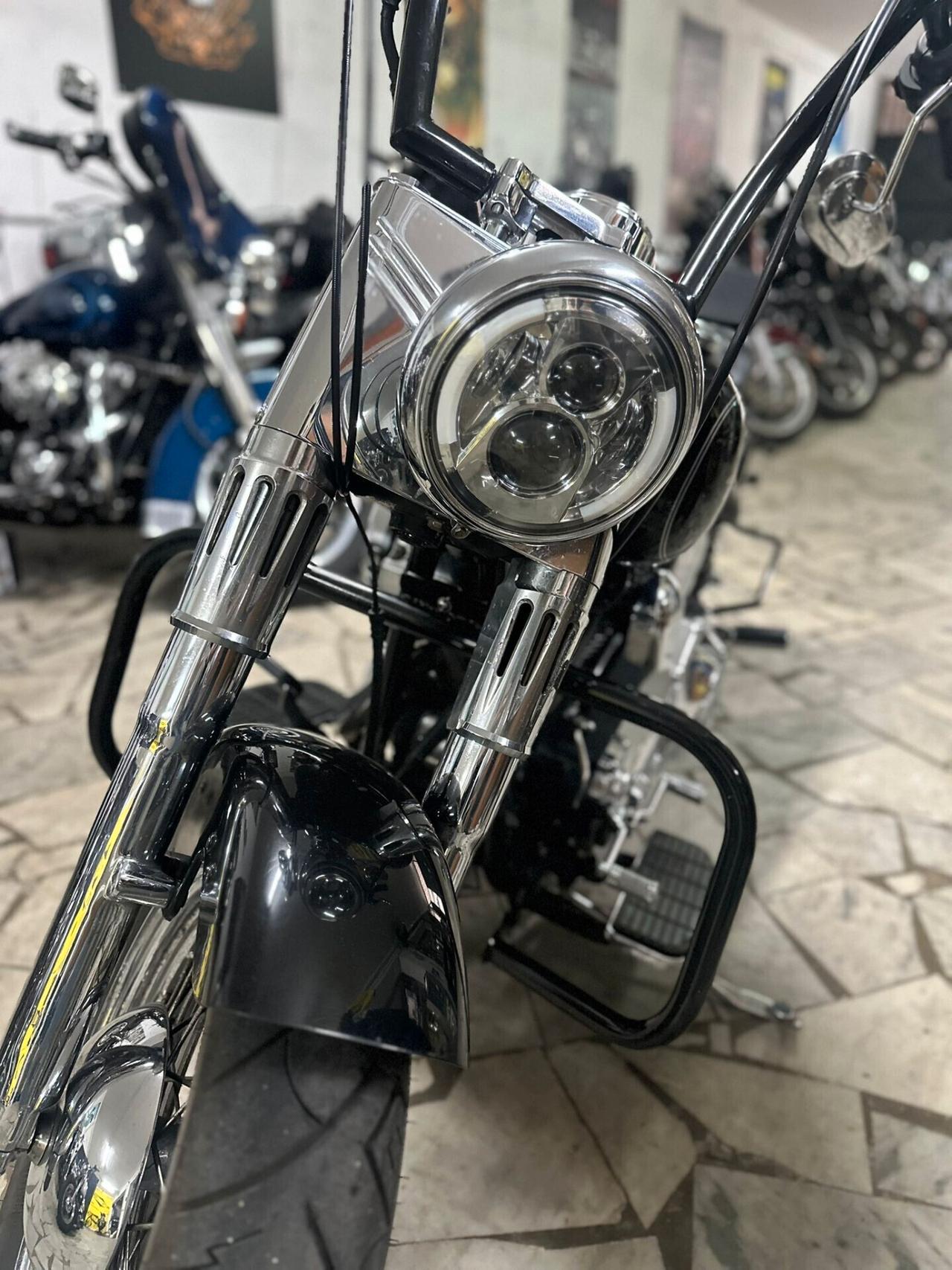Harley-davidson FLSTC Heritage Softail Classic