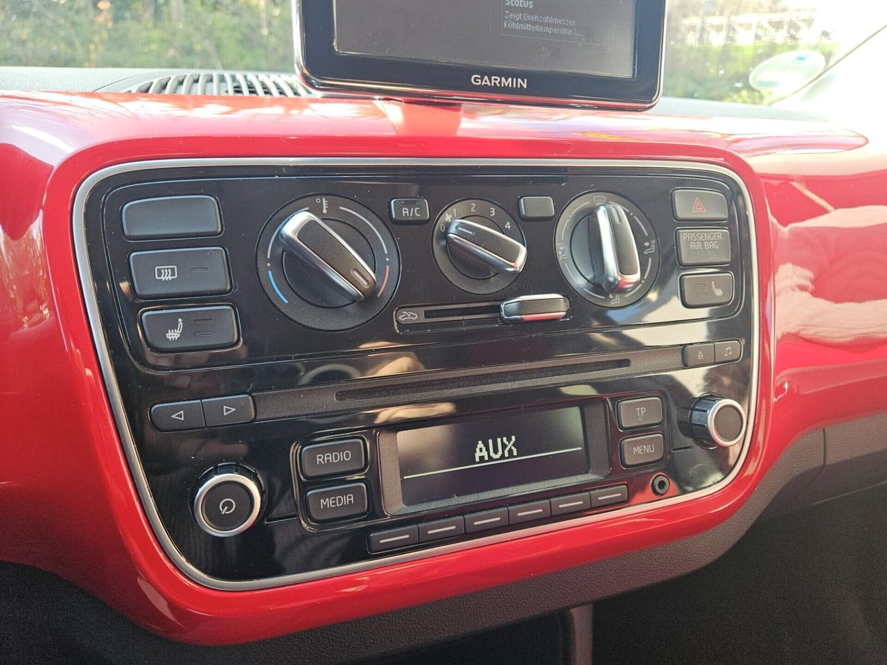 Volkswagen up! 1.0 75 CV 5p. cross up!