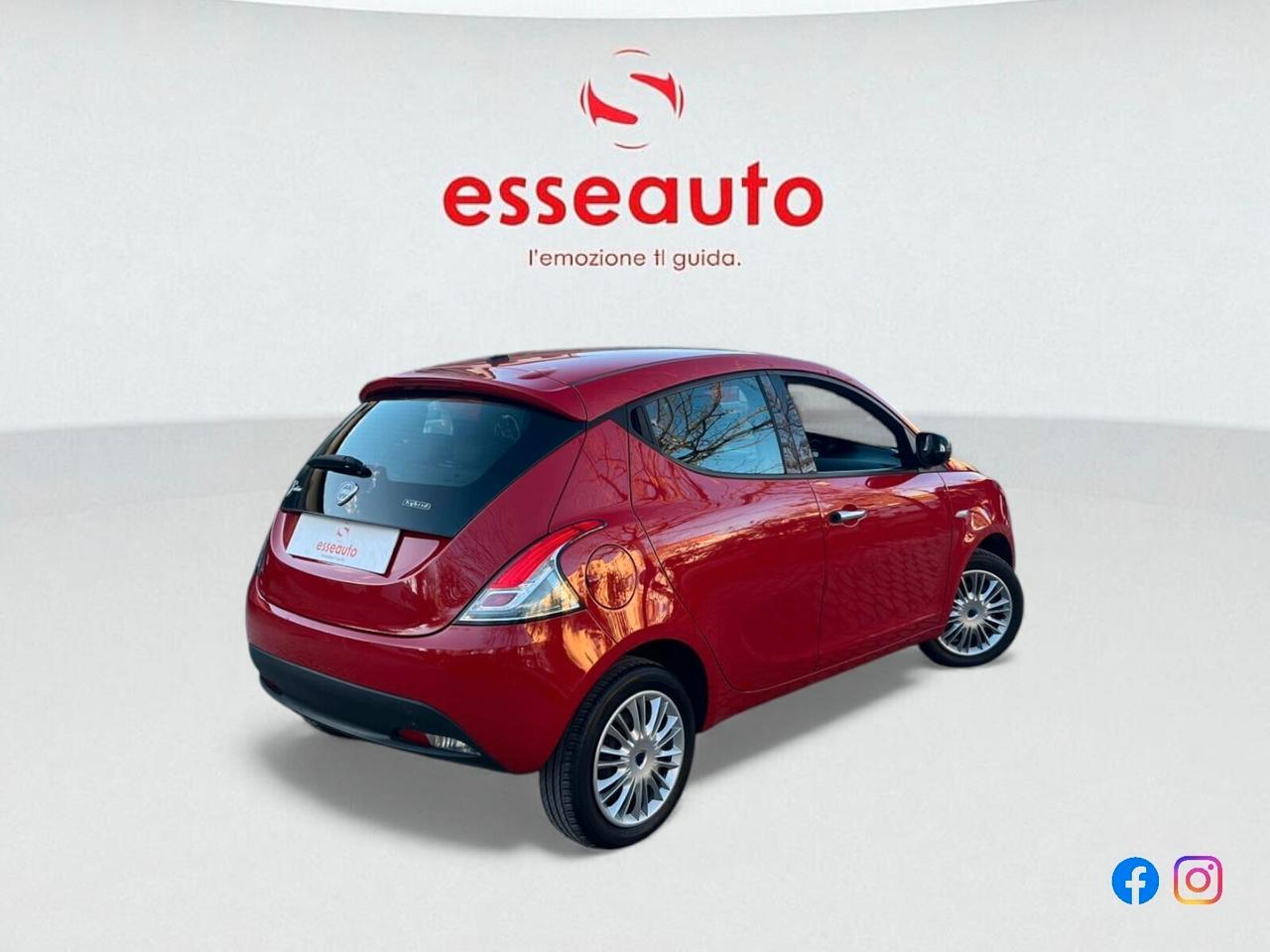 Lancia Ypsilon 1.0 FireFly 5 porte S&S Hybrid Ecochic Silver