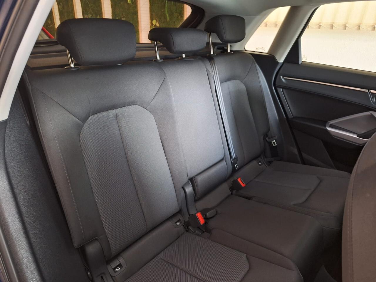 Audi Q3 35 TDI S tronic Business Advanced