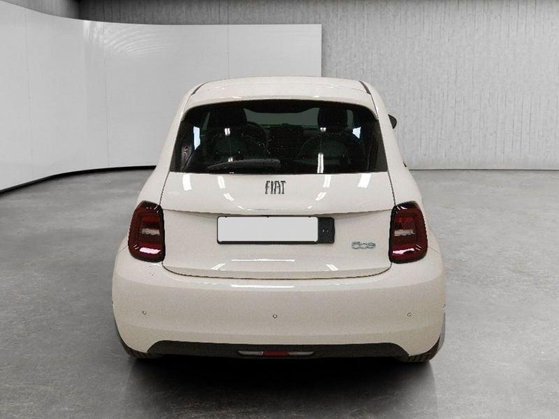 FIAT 500 500e 42 kWh La Prima
