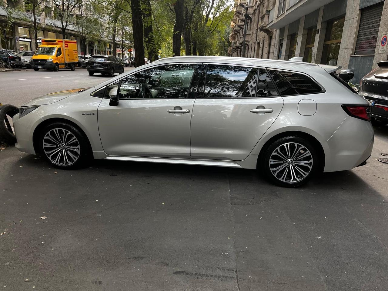 Toyota Corolla Touring Sports 2.0 Hybrid Business