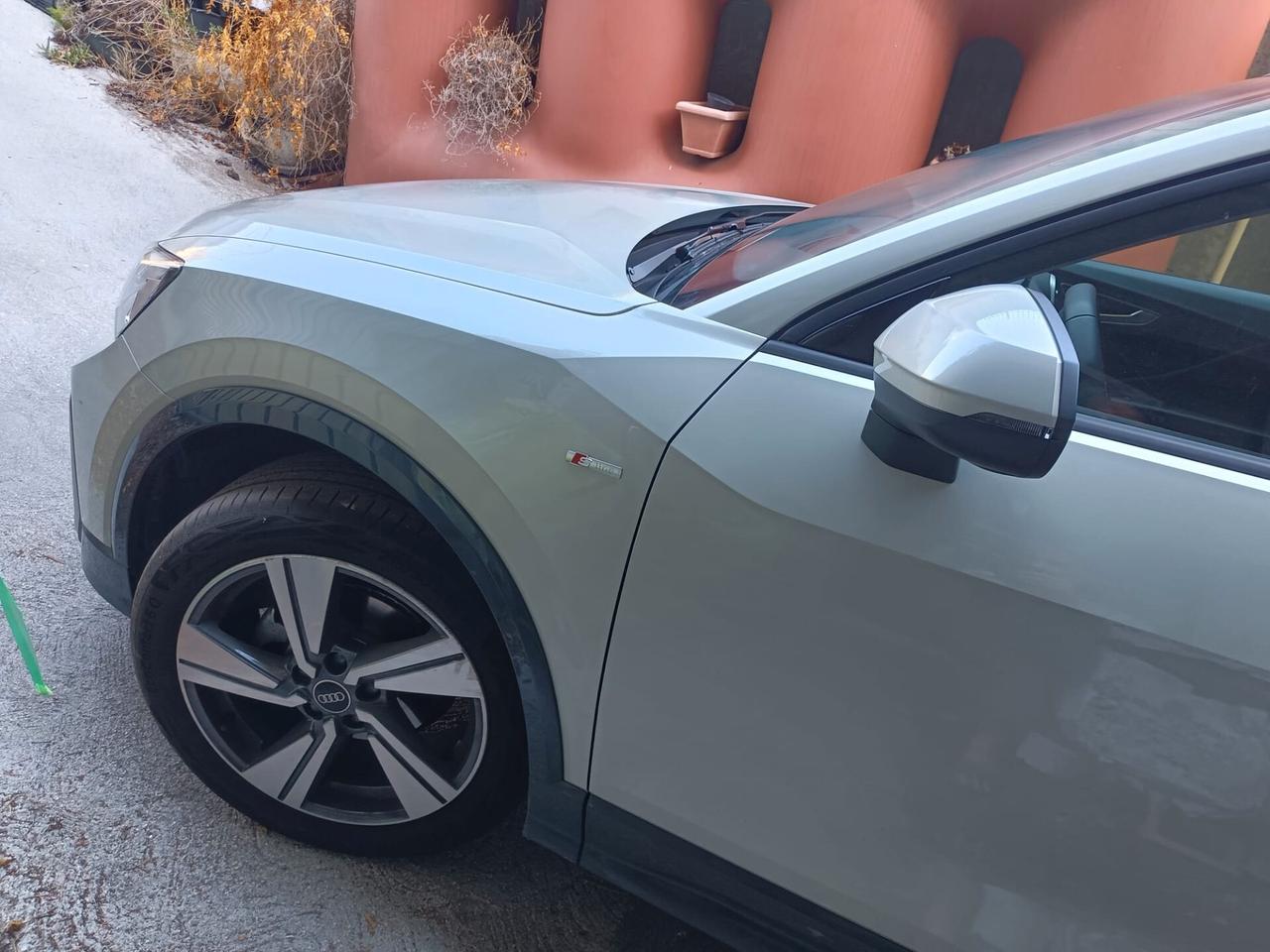Audi Q2 30 TDI Business Advanced