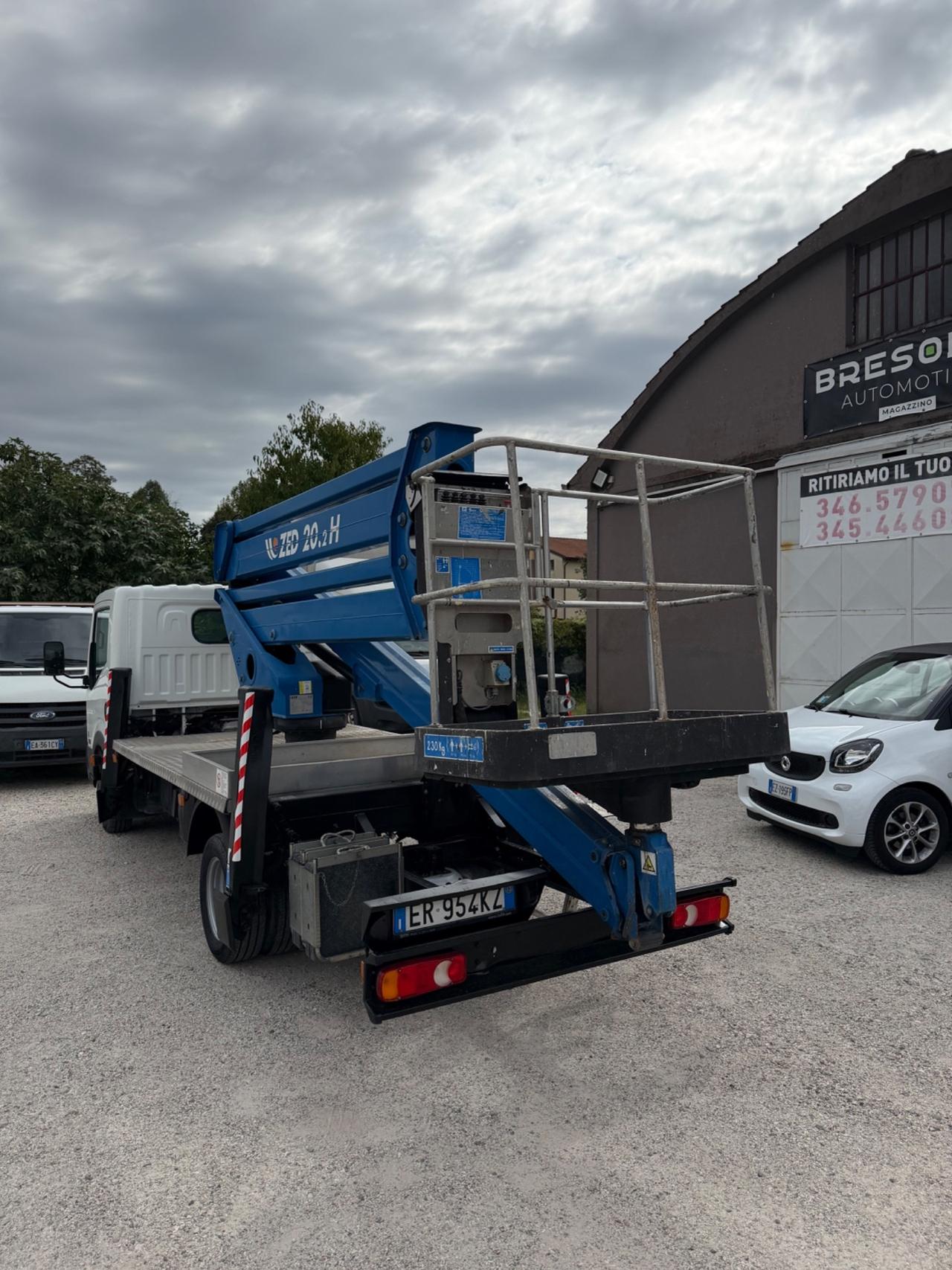 Nissan Cabstar piattaforma aerea 20 metri
