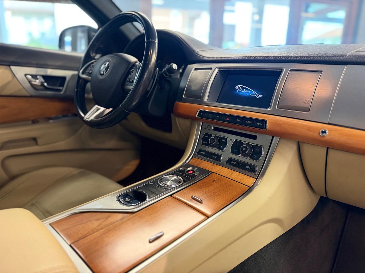 Jaguar XF 2.2 D 200 CV Business Edition