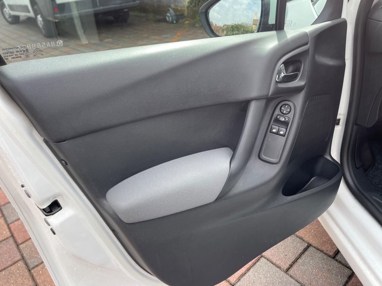 Citroen C3 1.1 Exclusive a no 2011 127.000 km