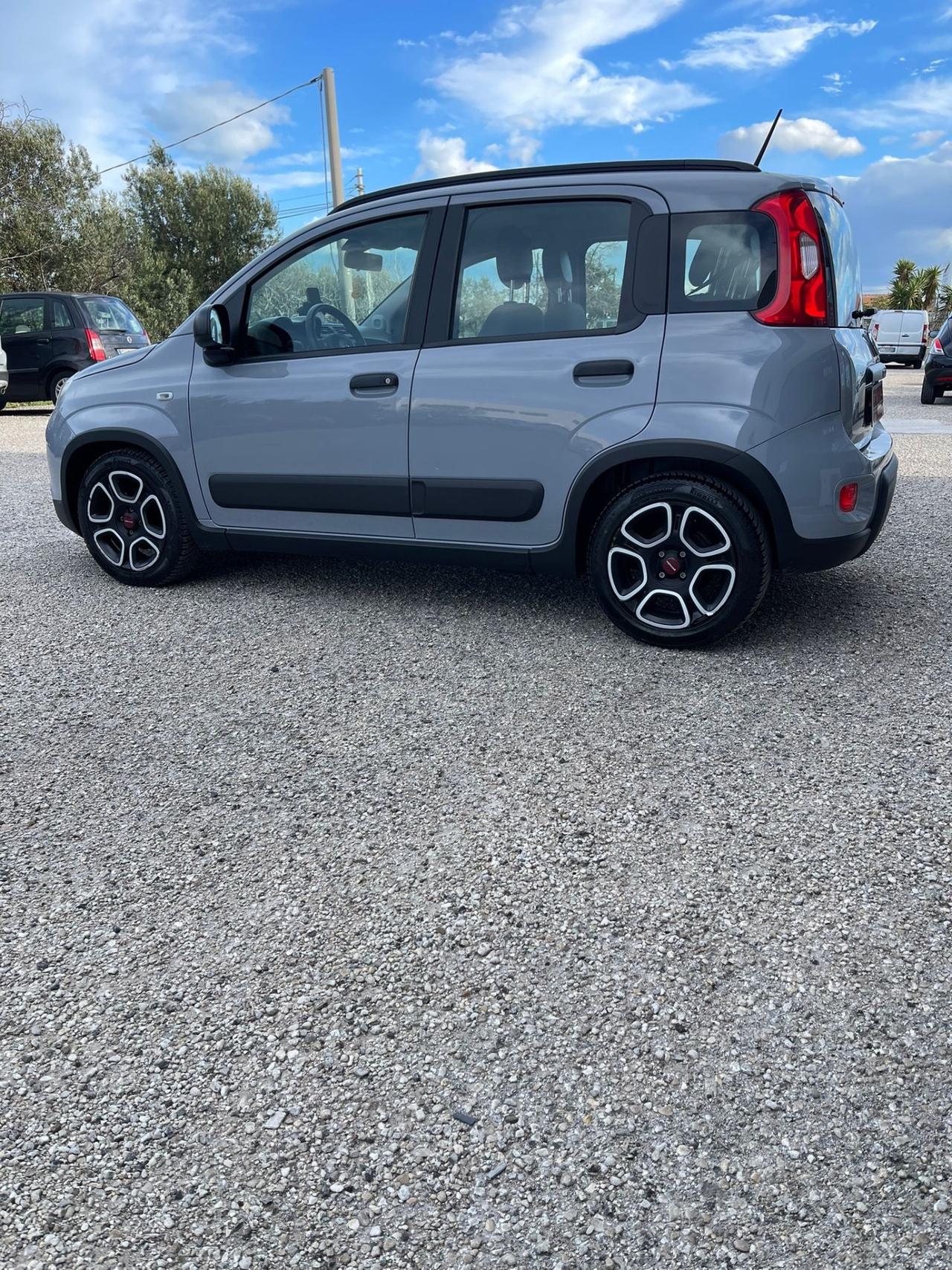 FIAT NEW PANDA - HYBRIDA- NEOPATENTATI- GARANZIA